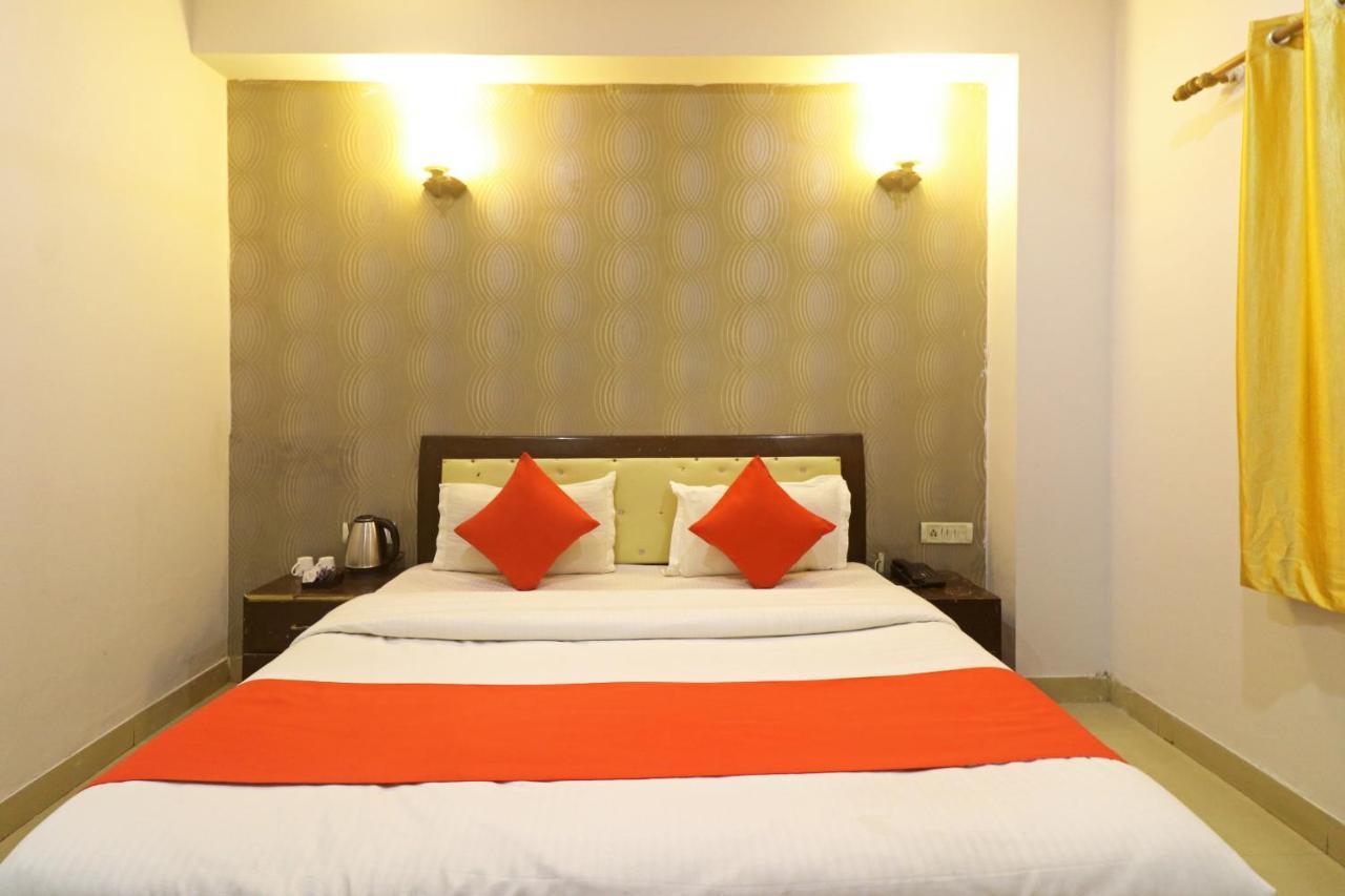 Airport Samara Inn 뉴델리 외부 사진