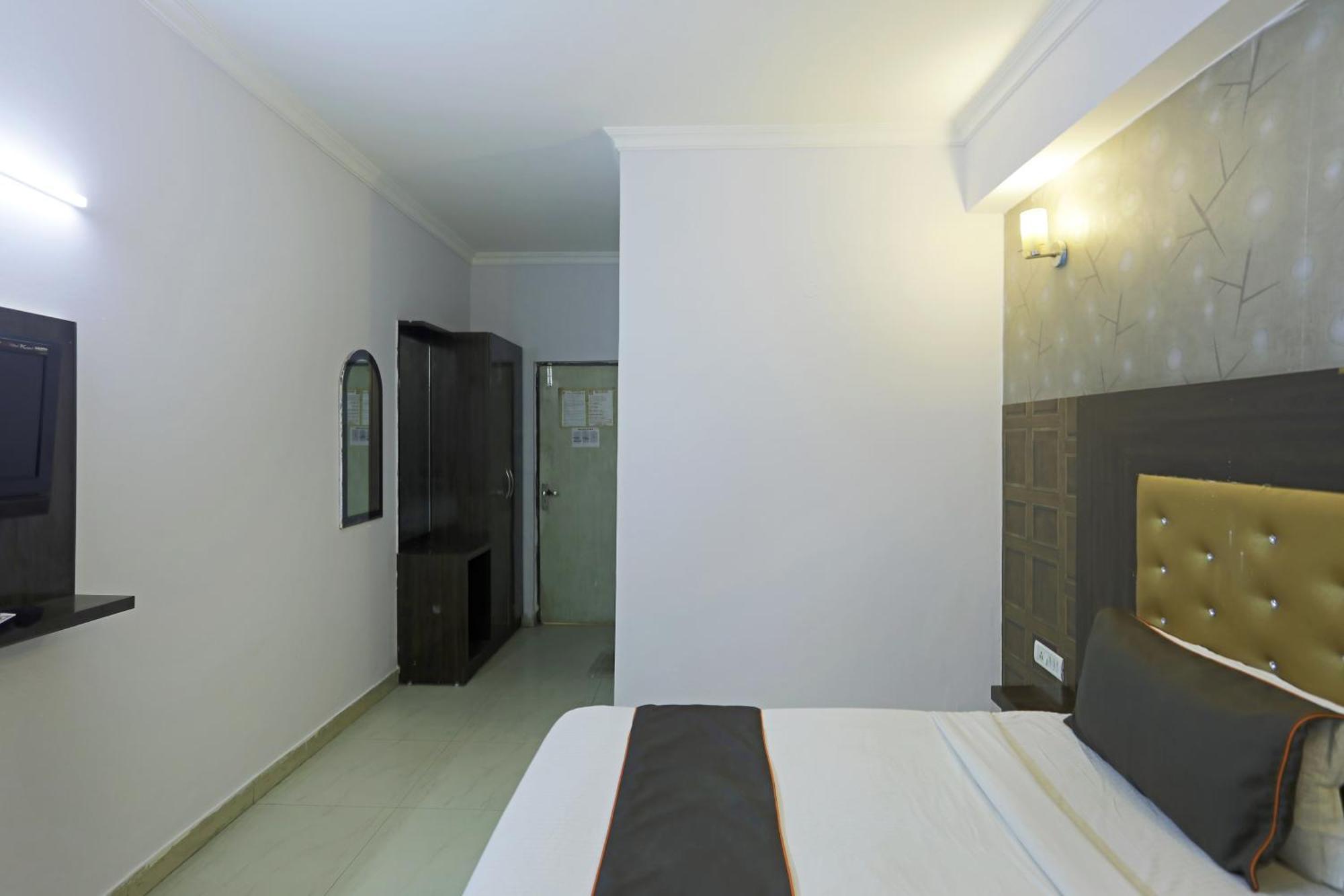 Airport Samara Inn 뉴델리 외부 사진