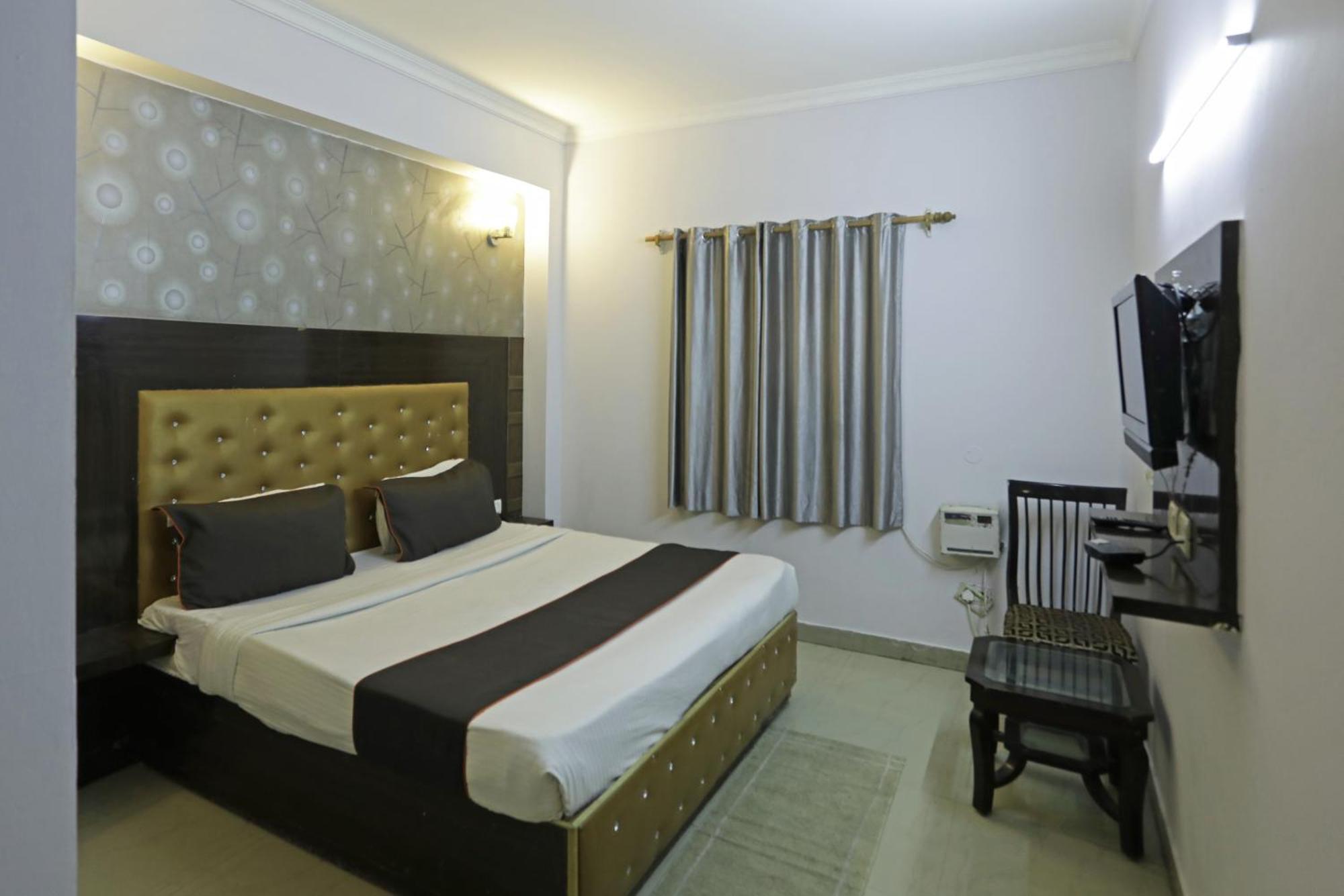 Airport Samara Inn 뉴델리 외부 사진